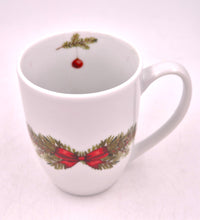 Laden Sie das Bild in den Galerie-Viewer, Weihnachts - Tasse
